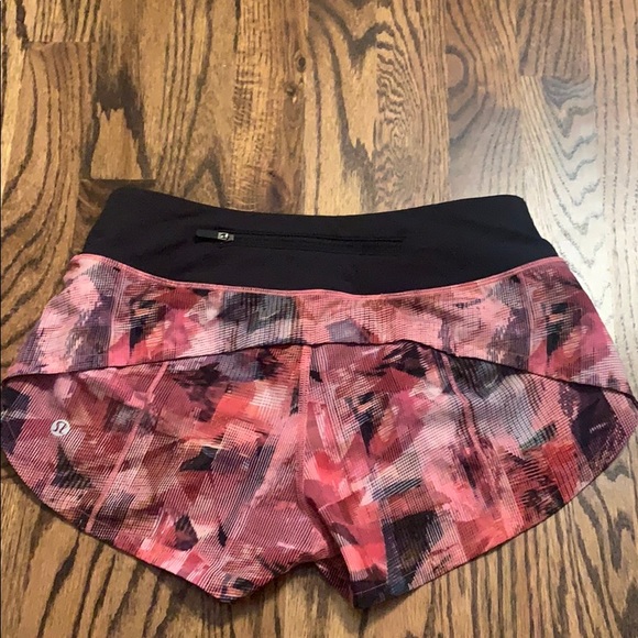 Lululemon speed up shorts - Picture 2 of 3